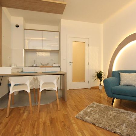 Riviera New Belgrade Apartment, Parking 5 Eur Per Day Εξωτερικό φωτογραφία